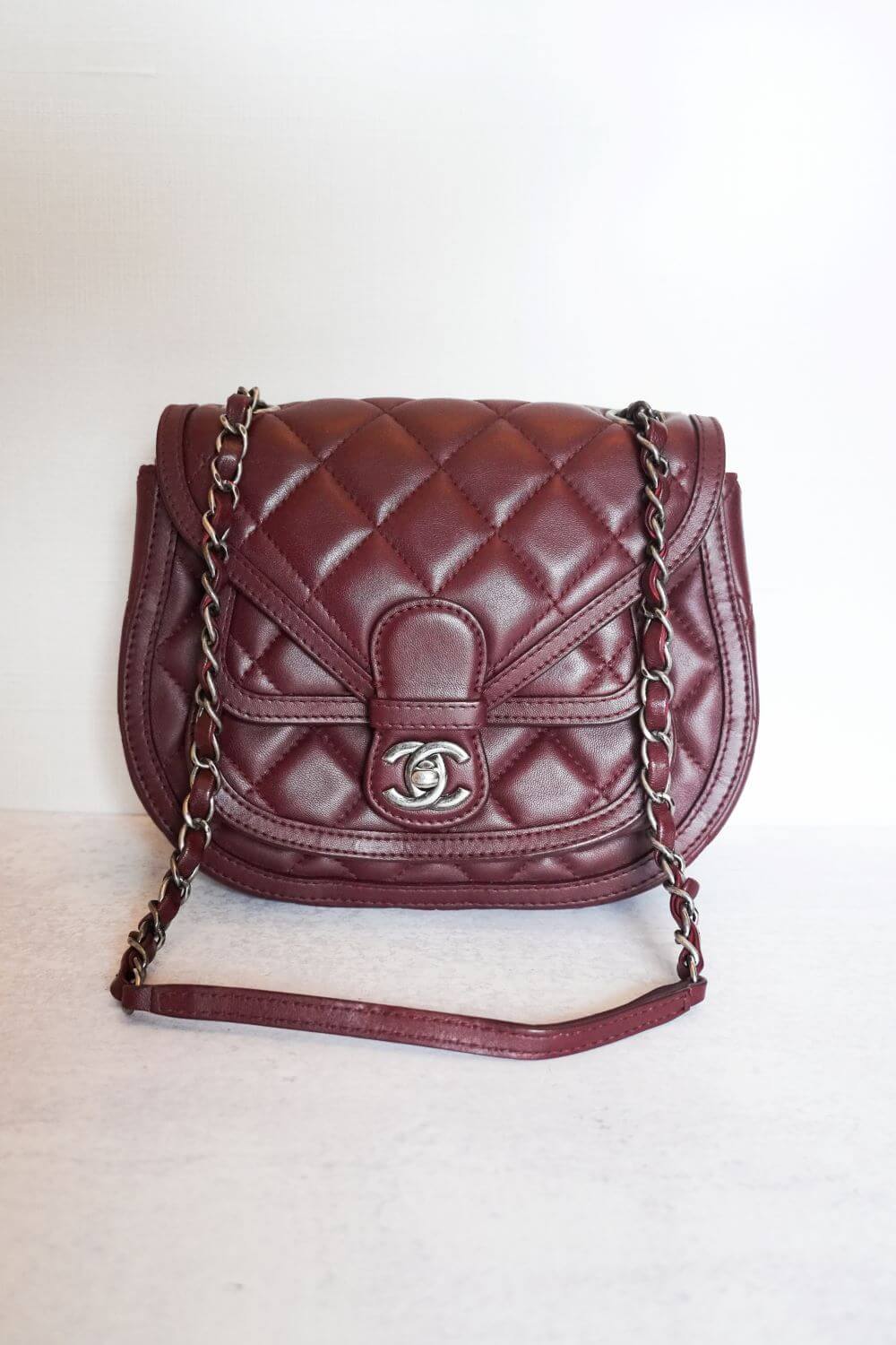 Vintage Chanel Wood Tone Strap Flap Bag - Vala Lavande Vintage