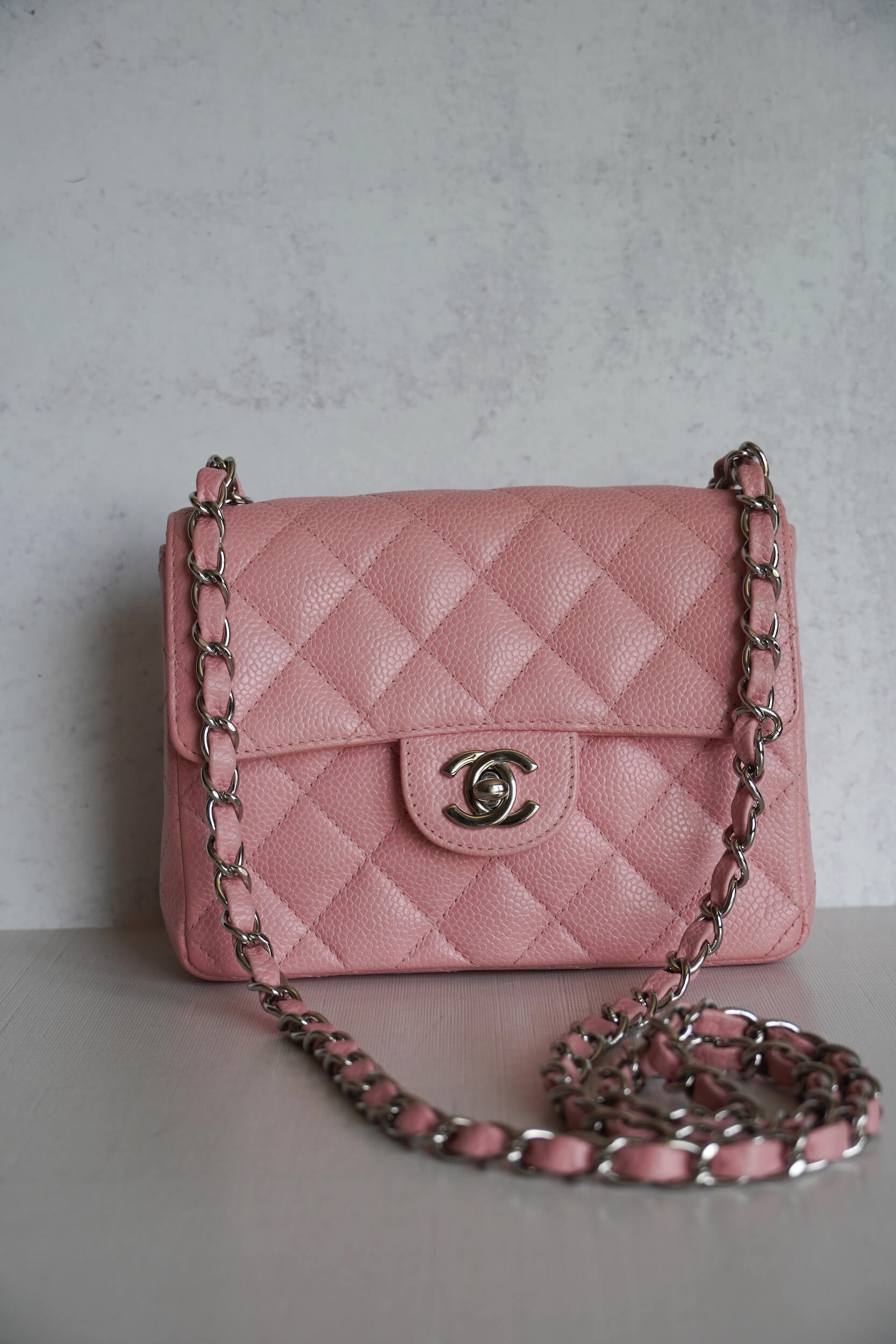 Timeless Chanel pink classic Medium Flap bag Leather ref191522  Joli  Closet